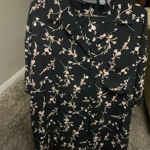 Liz Claiborne Collection Short Sleeve Black & Blush Floral Print Blouse